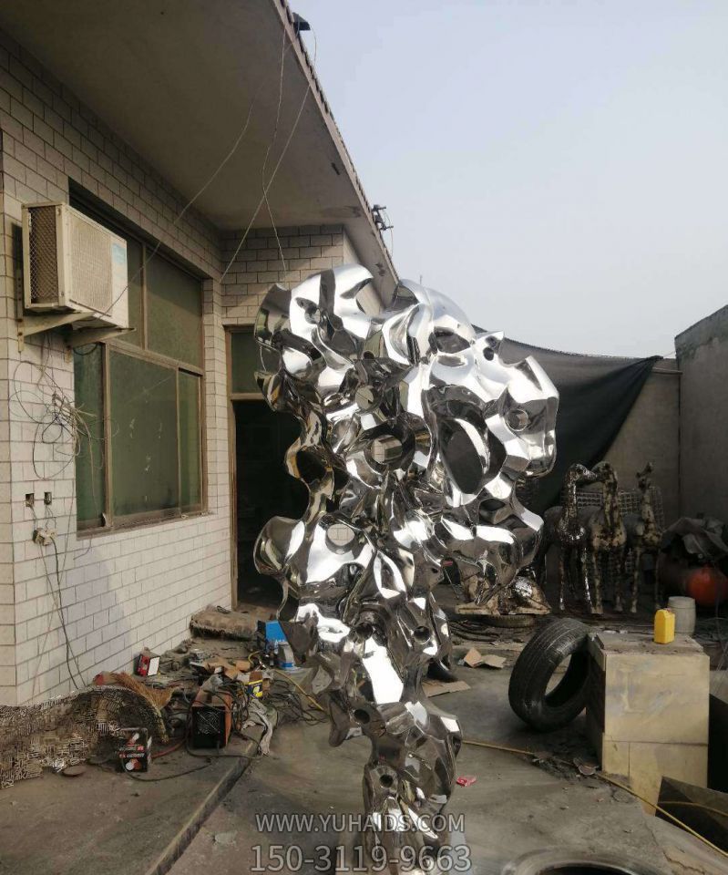 企业不锈钢镜面抽象个性太湖石雕塑