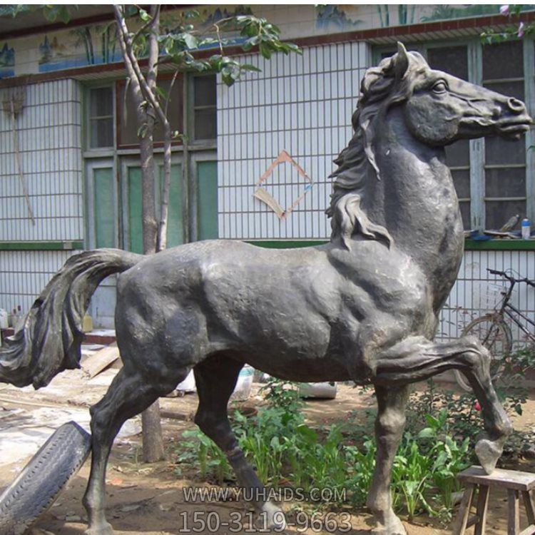 玻璃钢仿铜大型马雕塑