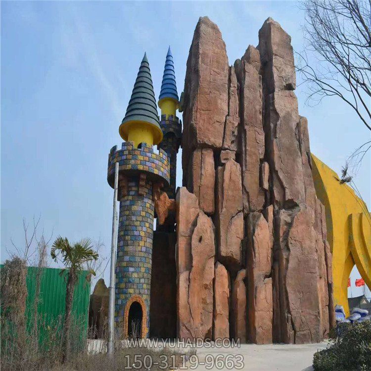 游乐园摆放玻璃钢童话城堡 塑石假山景观雕塑