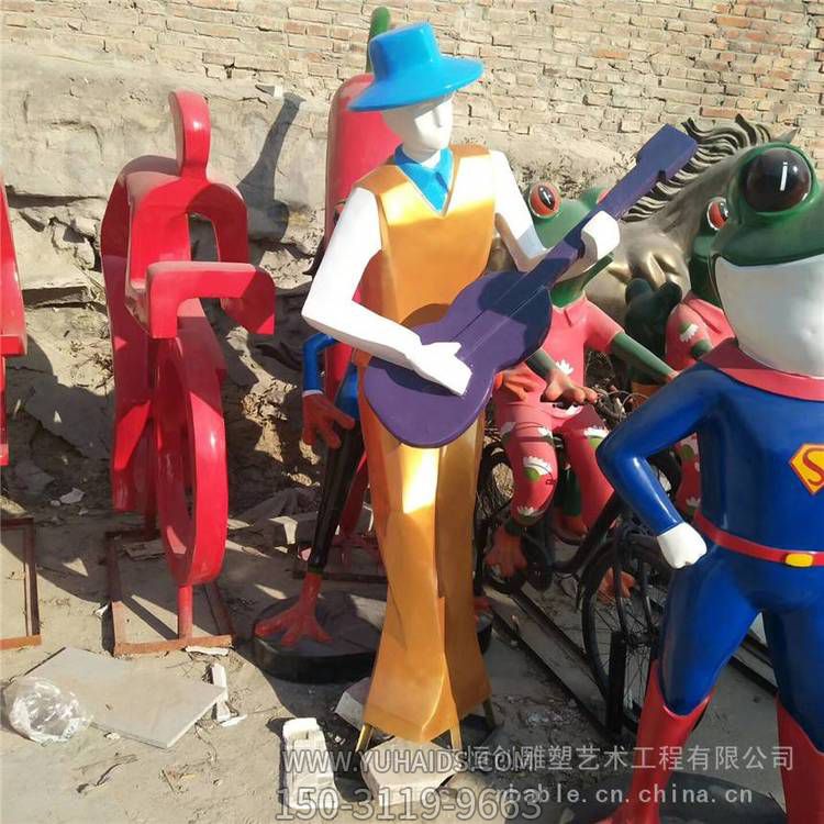 楼盘小区摆放玻璃钢抽象卡通人物雕塑