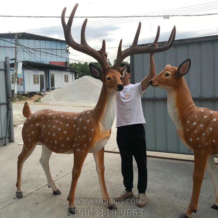 户外景区园林玻璃钢仿真动物梅花鹿雕塑
