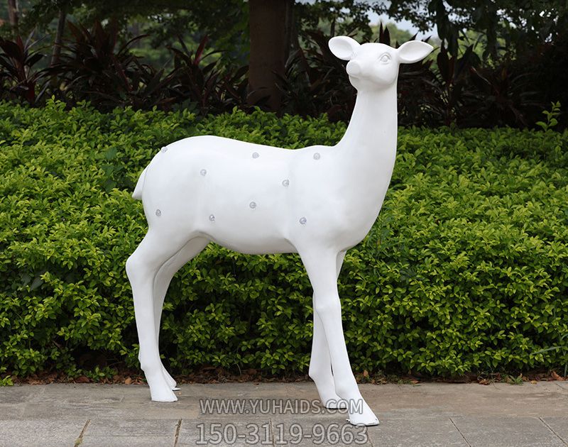 玻璃钢公园景观白色鹿雕塑