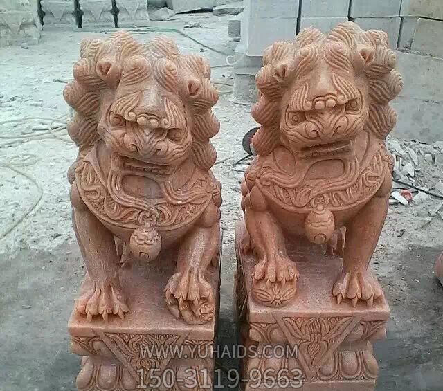 晚霞红石雕浮雕一对镇宅招财的狮子雕塑