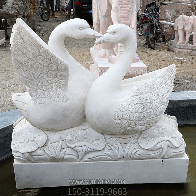 户外大理石锻造亲吻的天鹅雕塑