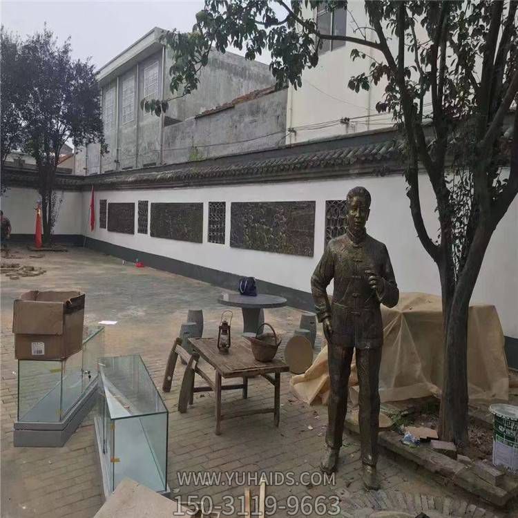 玻璃钢仿铜人物雕塑