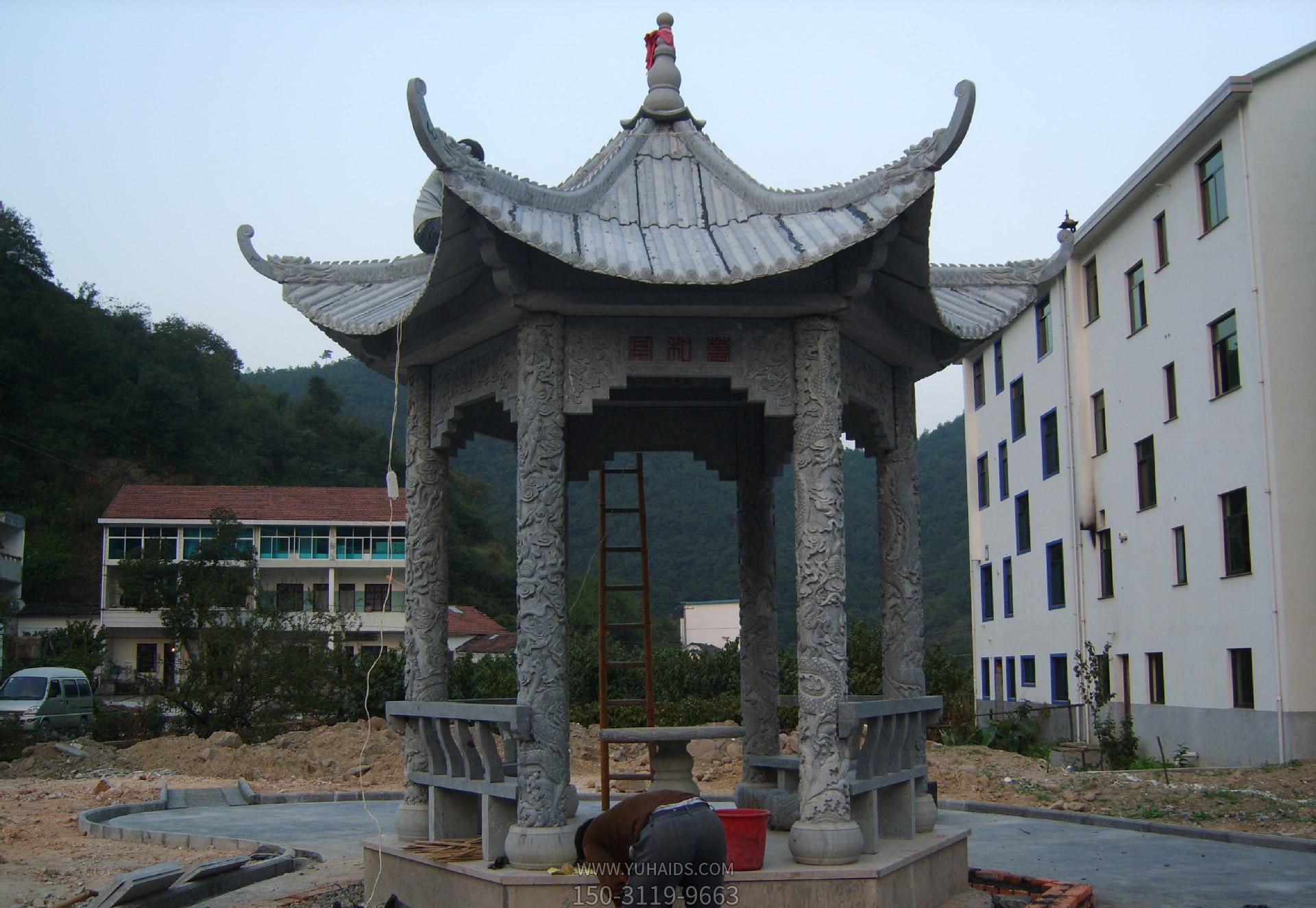 花园草坪景观古建筑休闲区摆放凉亭雕塑