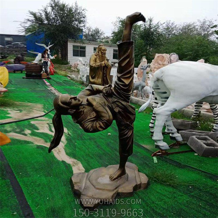 公园摆放玻璃钢仿铜跆拳道运动人物雕塑