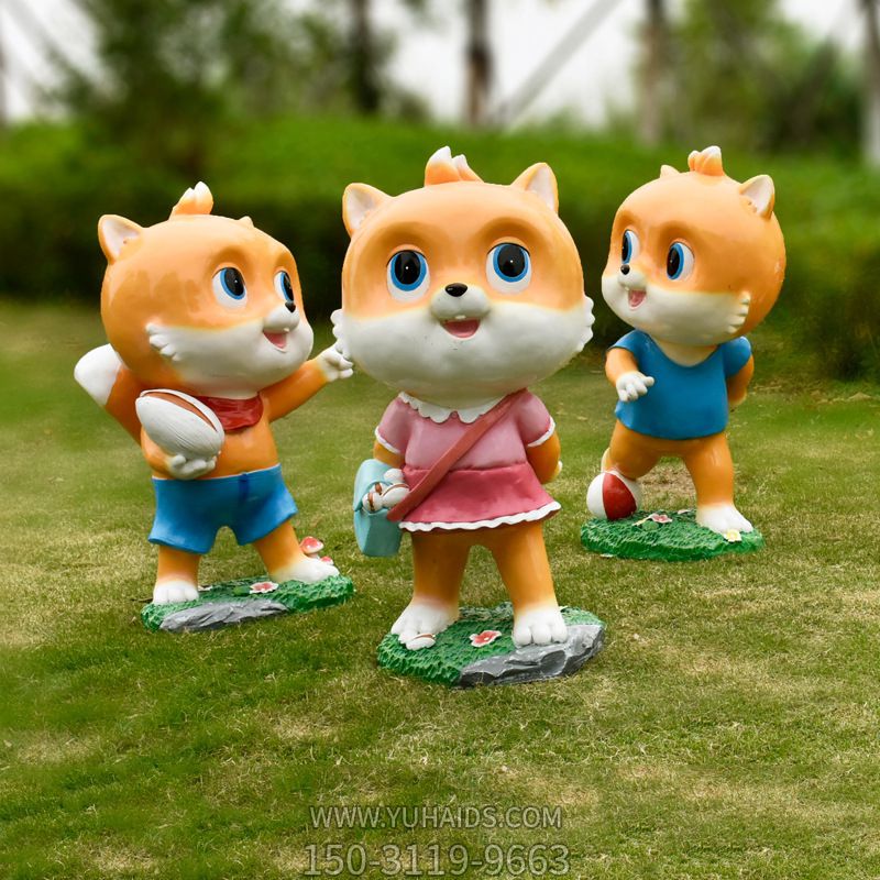 公园三只玻璃钢卡通松鼠雕塑