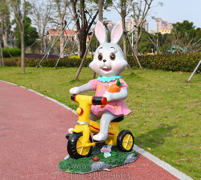 公园幼儿园草坪摆放骑车兔子玻璃钢雕塑