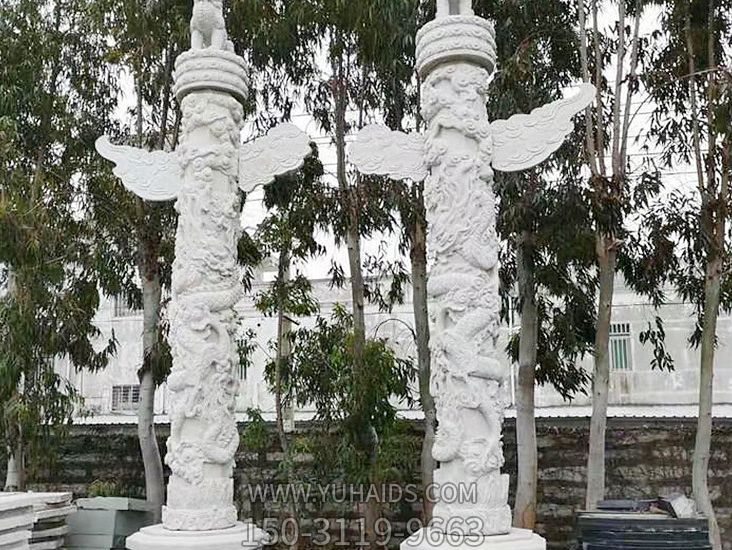 景区摆放汉白玉龙柱风水雕塑