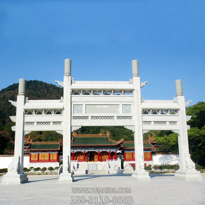 寺庙门前摆放汉白玉三门无楼石柱牌坊雕塑