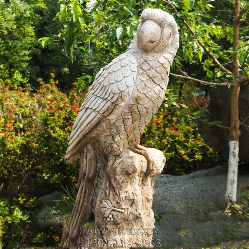 公园广场汉白玉创意鹦鹉雕塑