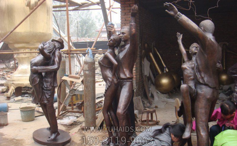 广场男女跳舞人物玻璃钢仿铜雕塑