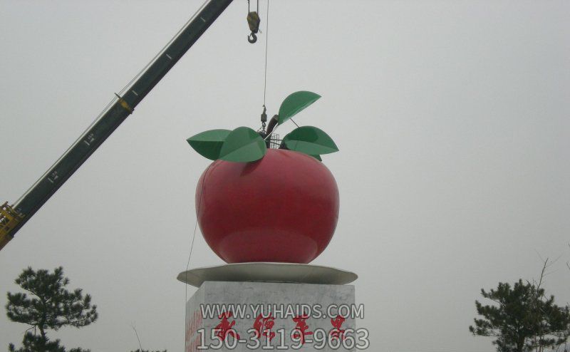 公园广场摆放不锈钢水果红苹果雕塑