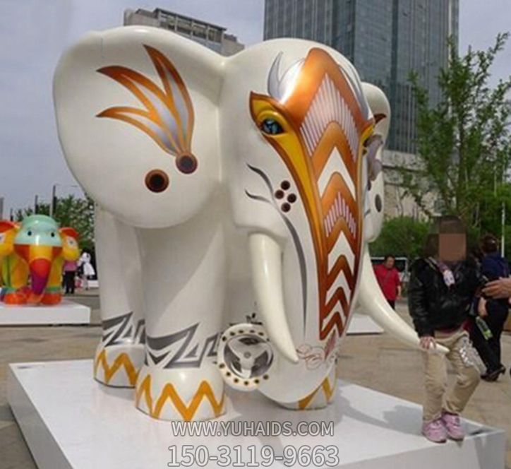 景区广场创意玻璃钢彩绘大型户外景观大象雕塑