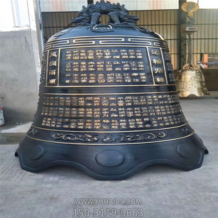 寺院青铜漆金挂钟雕塑