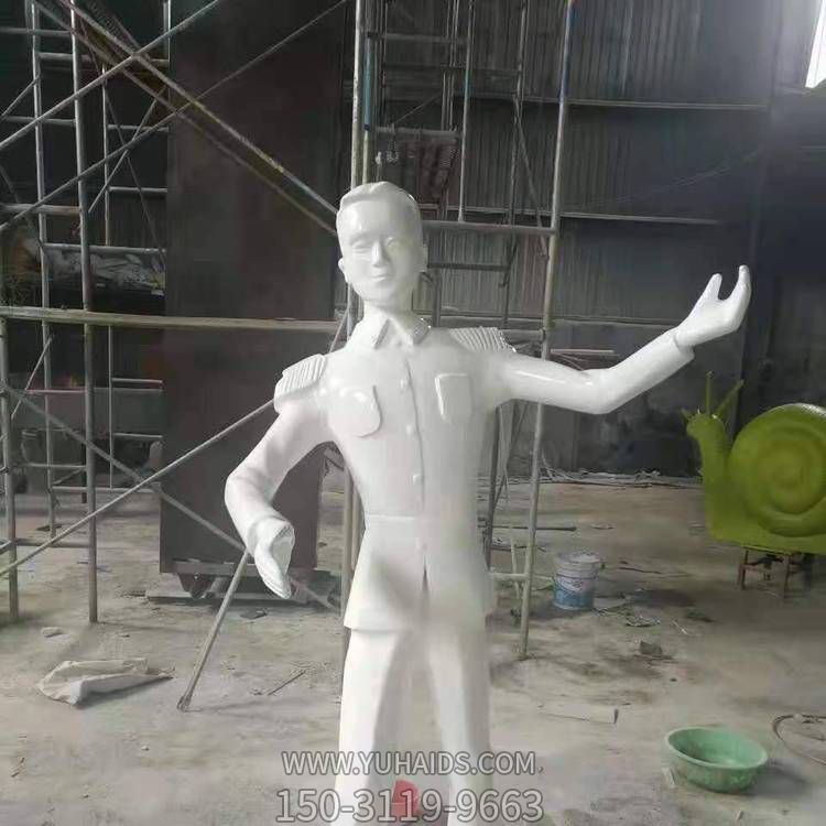 游乐园摆放卡通人物玻璃钢雕塑