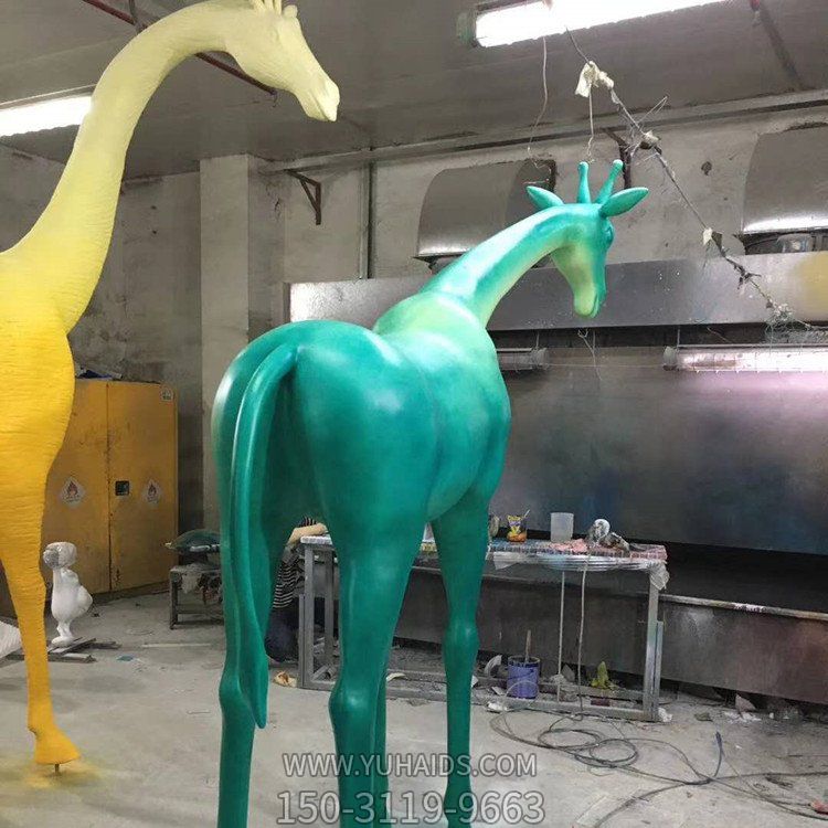 玻璃钢彩绘动物园长颈鹿摆件雕塑