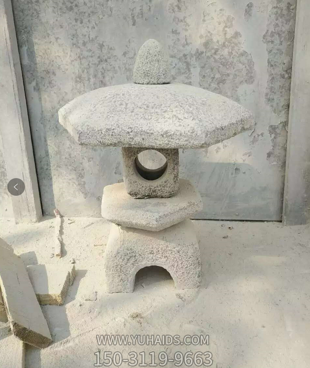 砂岩仿古石灯雕塑