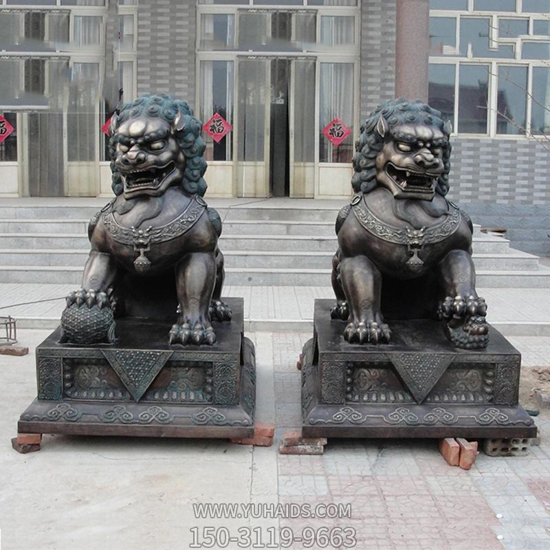 庭院大型青石一对看门的狮子雕塑