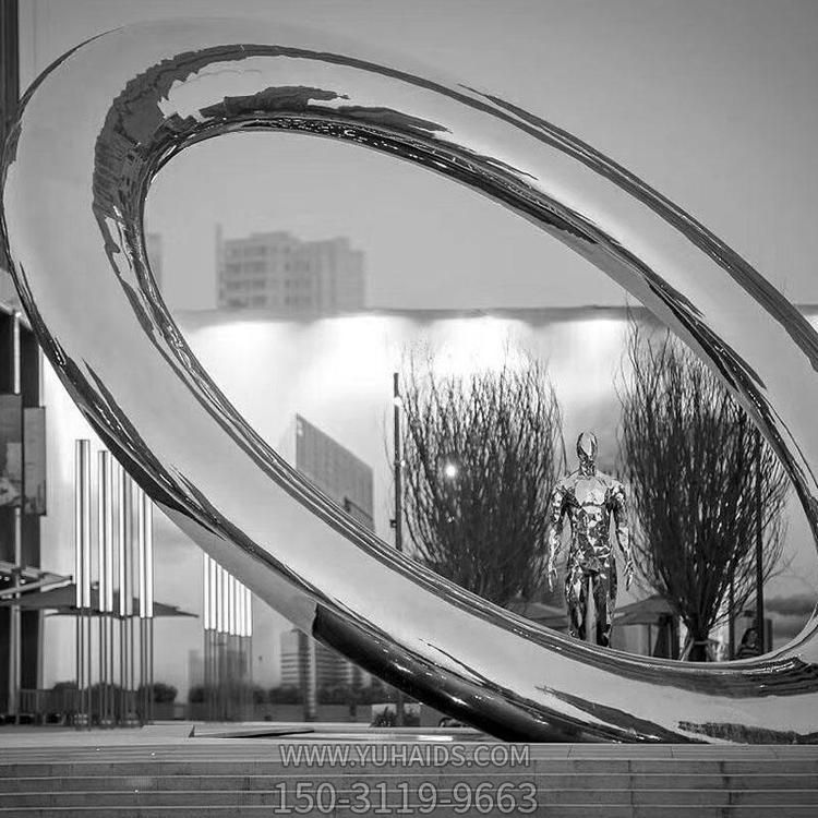镜面不锈钢大型圆环雕塑摆件