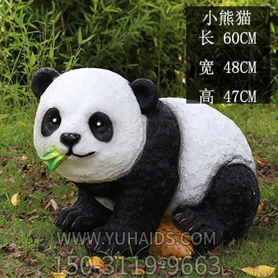 景观区摆放吃竹子仿真玻璃钢熊猫雕塑 景观区摆放吃竹子仿真玻璃钢熊猫雕塑