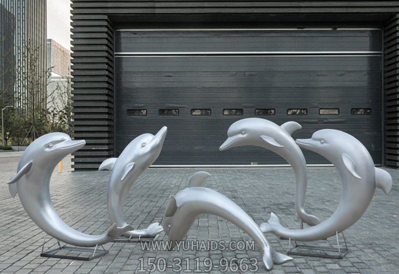户外喷泉五只活跃的不锈钢海豚雕塑