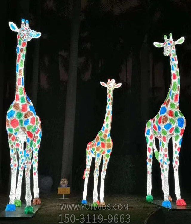 户外园林亮化照明动物景观长颈鹿雕塑
