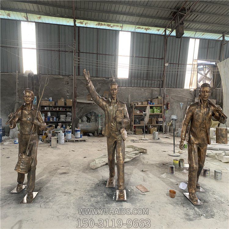 公园摆放玻璃钢仿铜植树人物组合小品雕塑