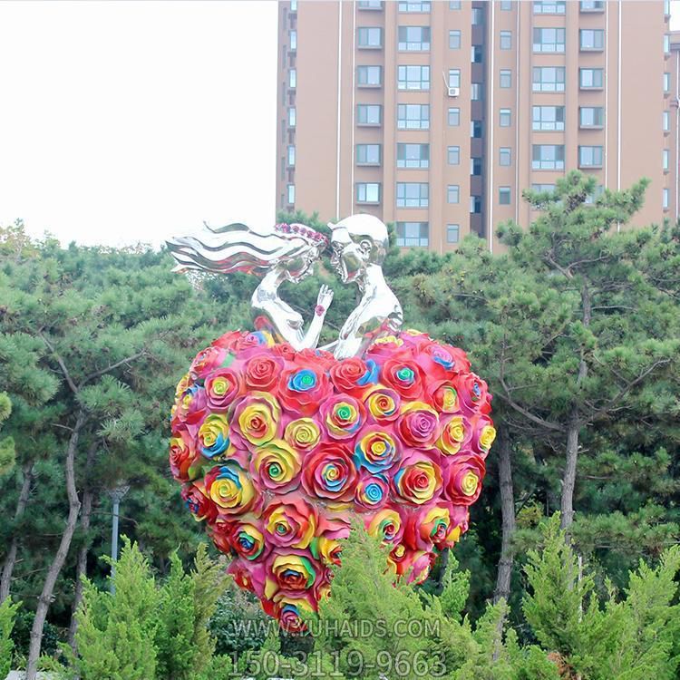公园摆放抽象不锈钢烤漆爱心花朵情侣人物雕塑