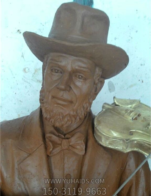 广场拉小提琴的西方人物泥塑雕塑