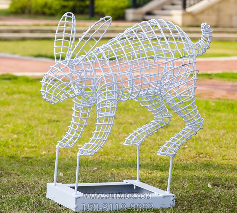 不锈钢镂空创意兔子雕塑