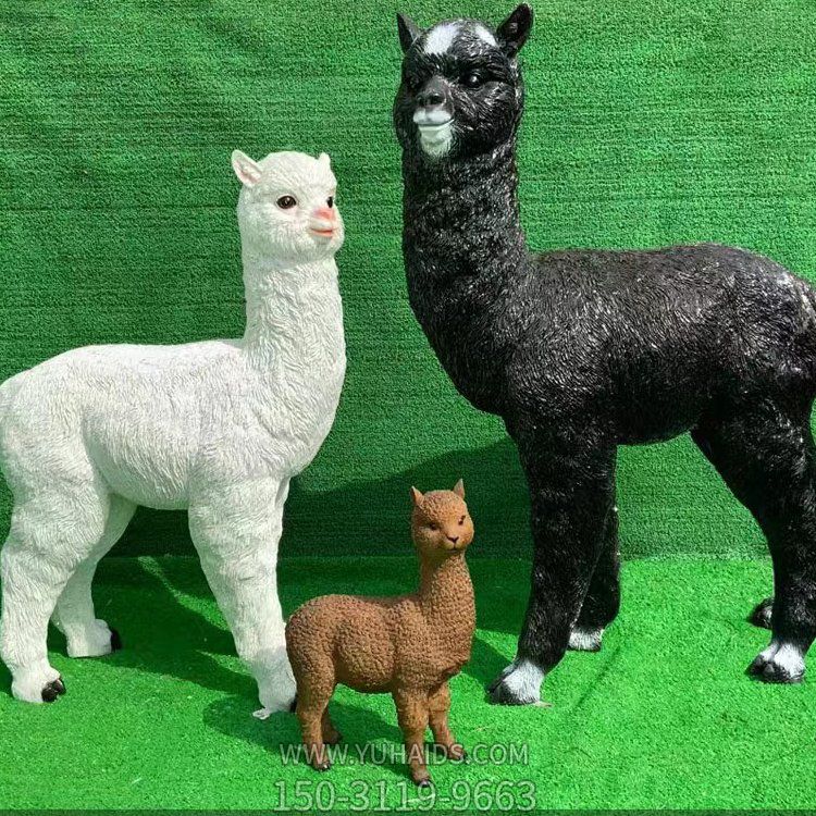 玻璃钢仿真羊驼雕塑