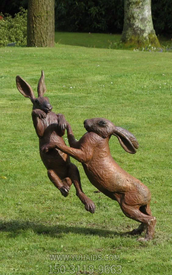 公园草坪不锈钢仿铜跳跃玩耍的兔子雕塑