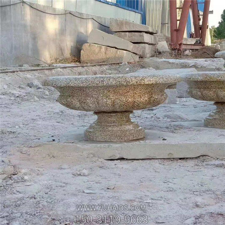 小区公园摆放黄锈石浮雕欧式花钵 花岗岩花盆雕塑