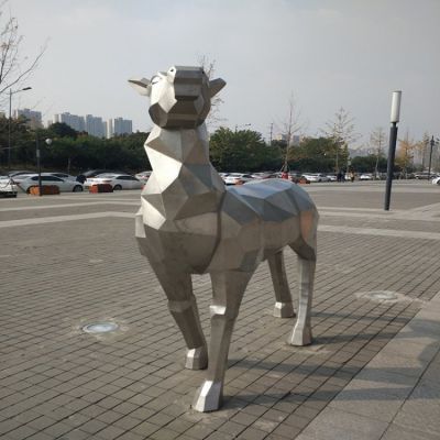 广场摆放不锈钢几何切面鹿景观雕塑