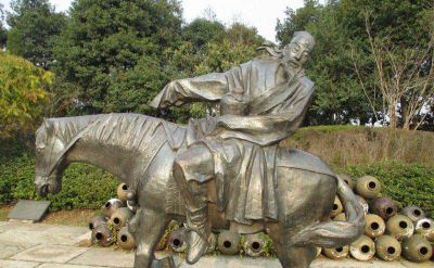 不锈钢铜雕户外景区骑马喝酒的人物景观酒文化雕塑