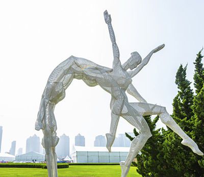 公园摆放抽象体操运动员网格不锈钢雕塑