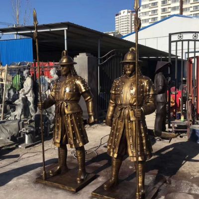 广场步行街摆放铸铜民俗人物雕塑