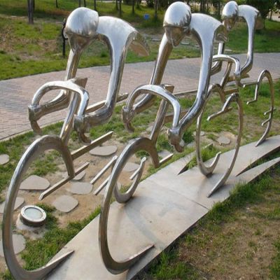 镜面抛光抽象骑自行车人物雕塑公园草地摆件