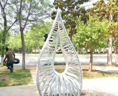 户外不锈钢镂空白色水滴雕塑