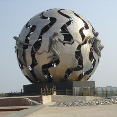 广场大型不锈钢镂空球 西方美女人物雕塑