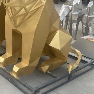 大型不锈钢几何镂空抽象狮子摆件