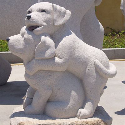 公园摆放天然砂岩雕刻小狗动物雕塑