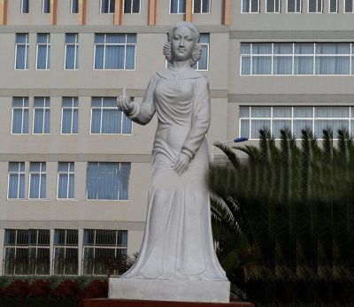 街道石雕提灯天使弗洛伦斯·南丁格尔雕塑