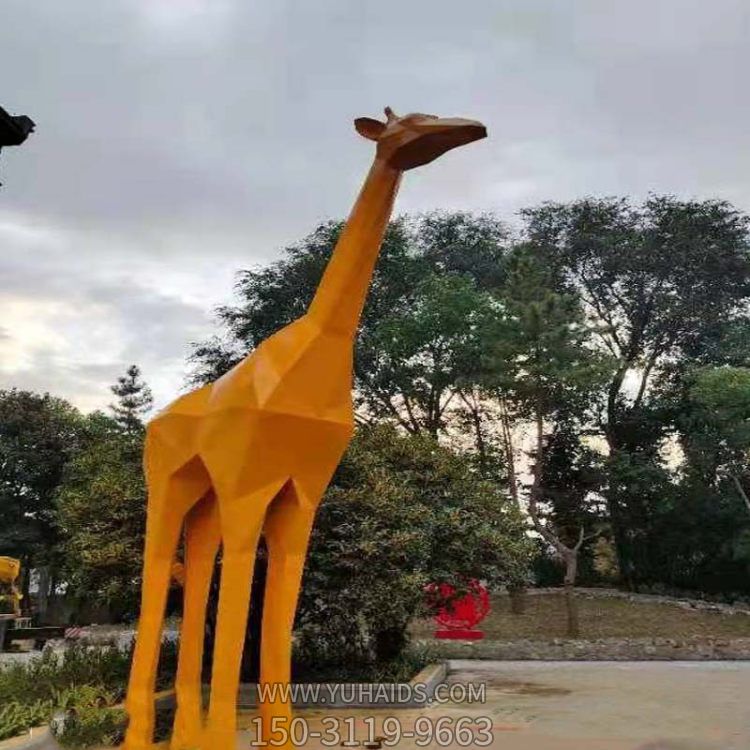 大型玻璃钢几何彩绘长颈鹿动物园林雕塑小品