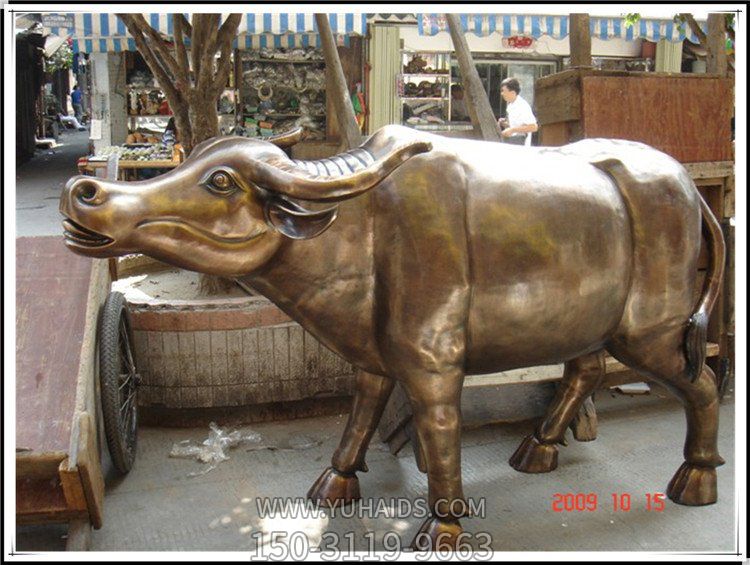 广场华尔街牛仿铜动物雕塑