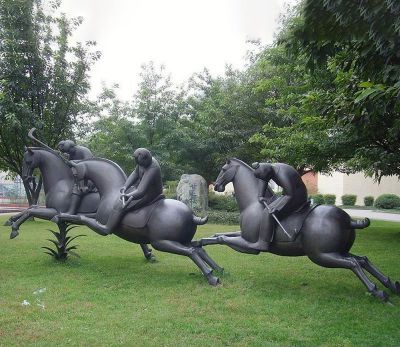 景区抽象不锈钢仿铜众人骑马雕塑