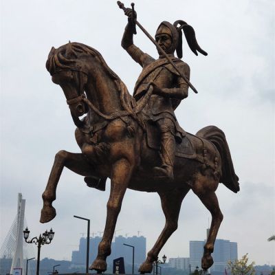 广场摆放锻铜古代骑马将军人物雕塑