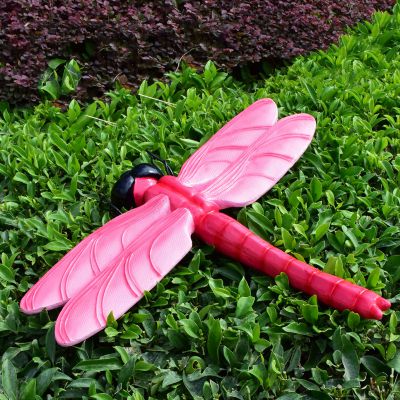 学校儿童玩乐场粉红色翅膀玻璃钢蜻蜓雕塑